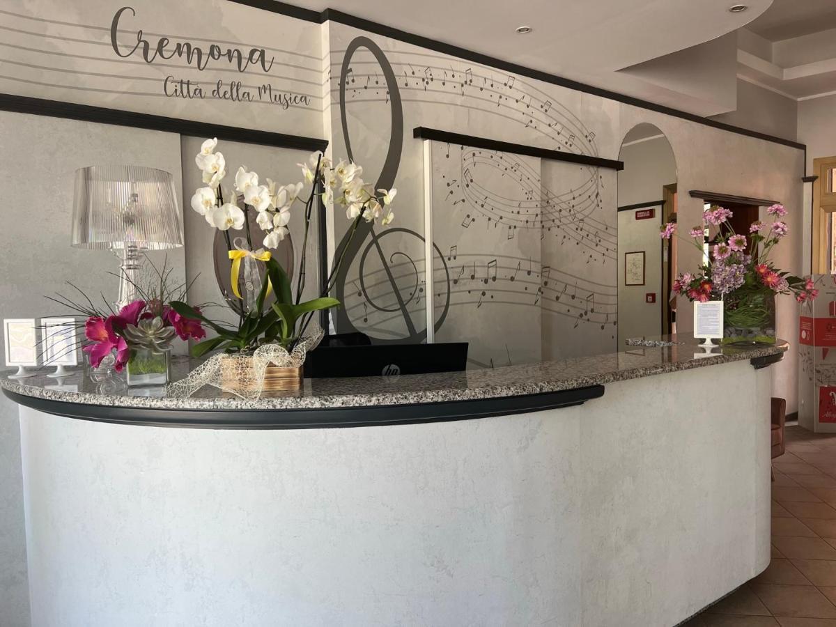 阿尔伯格维斯堪迪酒店 克雷莫纳 外观 照片