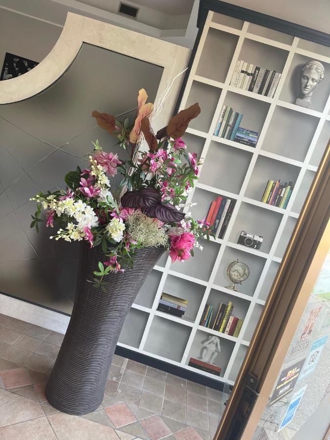 阿尔伯格维斯堪迪酒店 克雷莫纳 外观 照片
